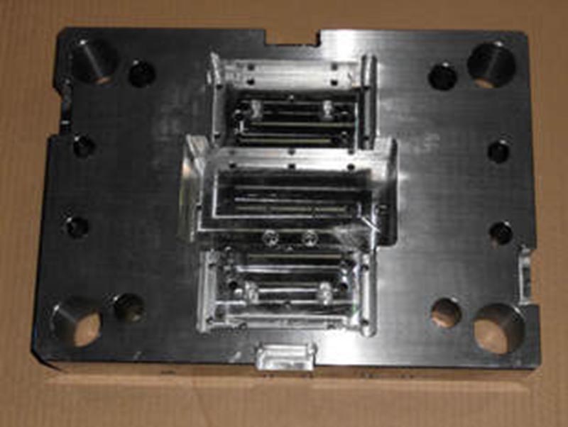 白云精密塑料模-06